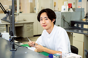 歯科技工士科 卒業生 小柳 雅也(こやなぎ まさや)さん